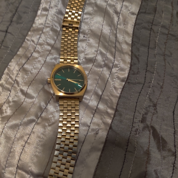 Nixon's men's watches - Picture 2 of 3